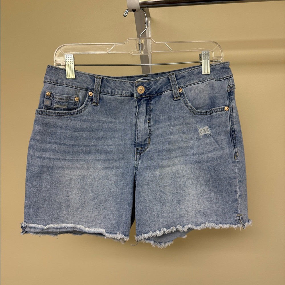 Seven7 Weekend Denim Shorts – Size 10 – Light Wash Frayed Hem